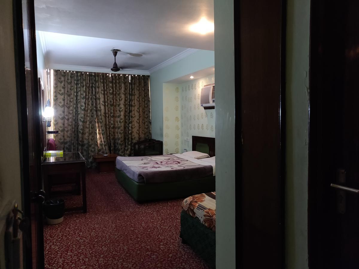Hotel Premier Dżammu Zewnętrze zdjęcie